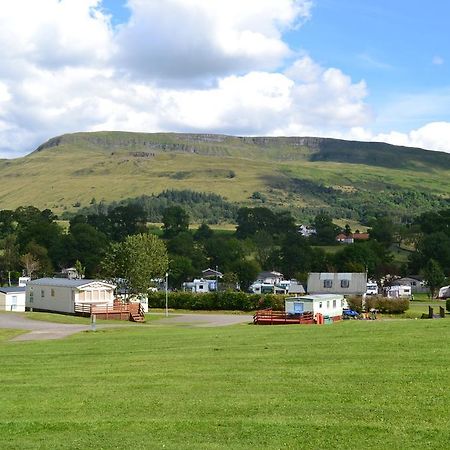 Campsie Glen Holiday Park Fintry Exterior photo