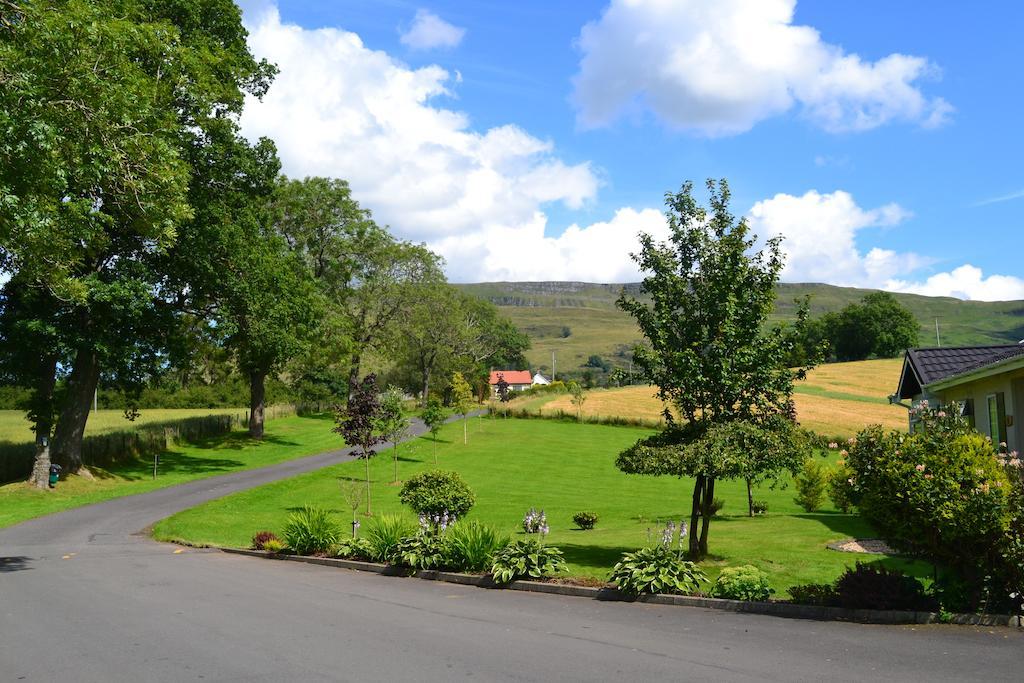 Campsie Glen Holiday Park Fintry Exterior photo
